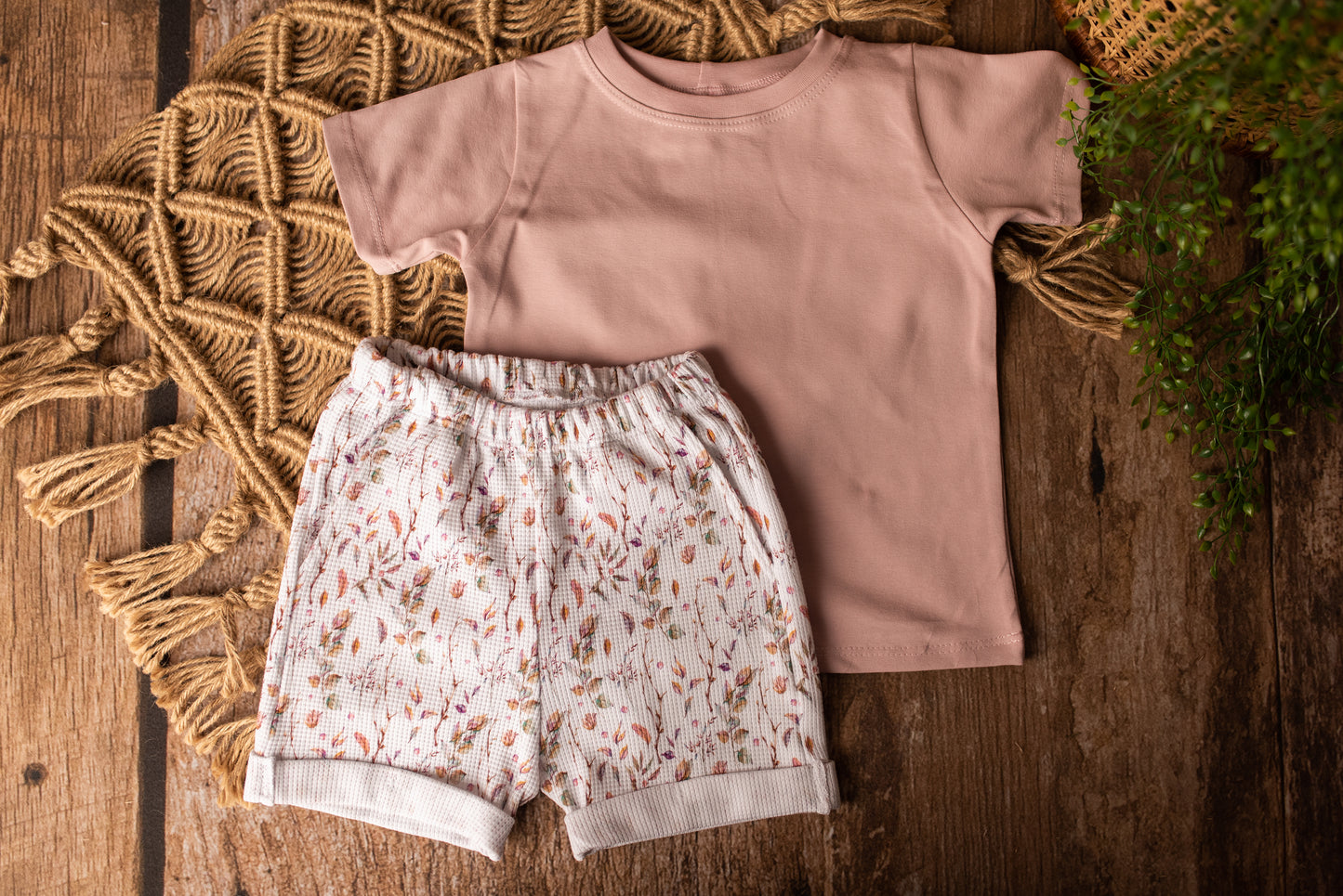 Mauve Meadow T-Shirt & Vintage Shorts Set